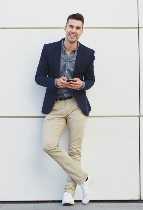 Smart casual dresscode voor mannen: Voorbeelden & tips